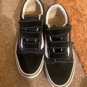 Black 3 Strap Vans. In Great Condition